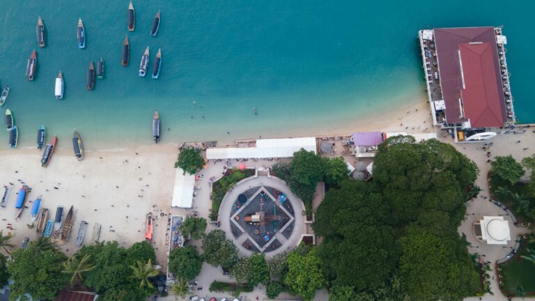 10-Day Beach Bliss and Safari Thrills – Mid Range